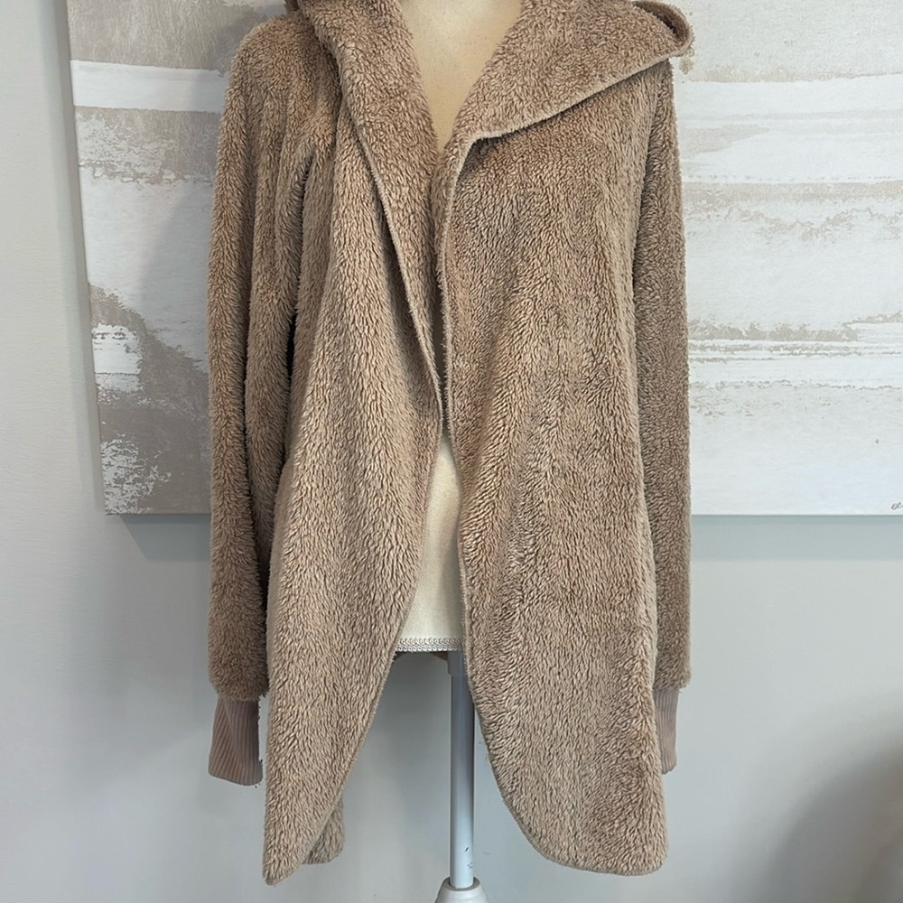 Hem & Thread oversized hooded sherpa with pockets in Tan
